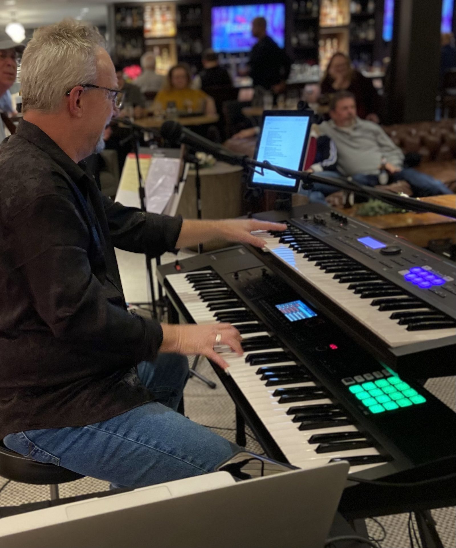 Reid Myers of Hackney Myers Duo playing keyboards live — Frankfort Kentucky